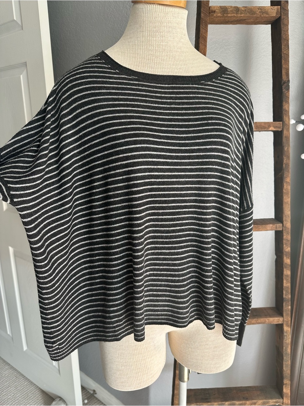 Eileen Fisher black and white Striped Knit Top, size large - Picture 3 of 11